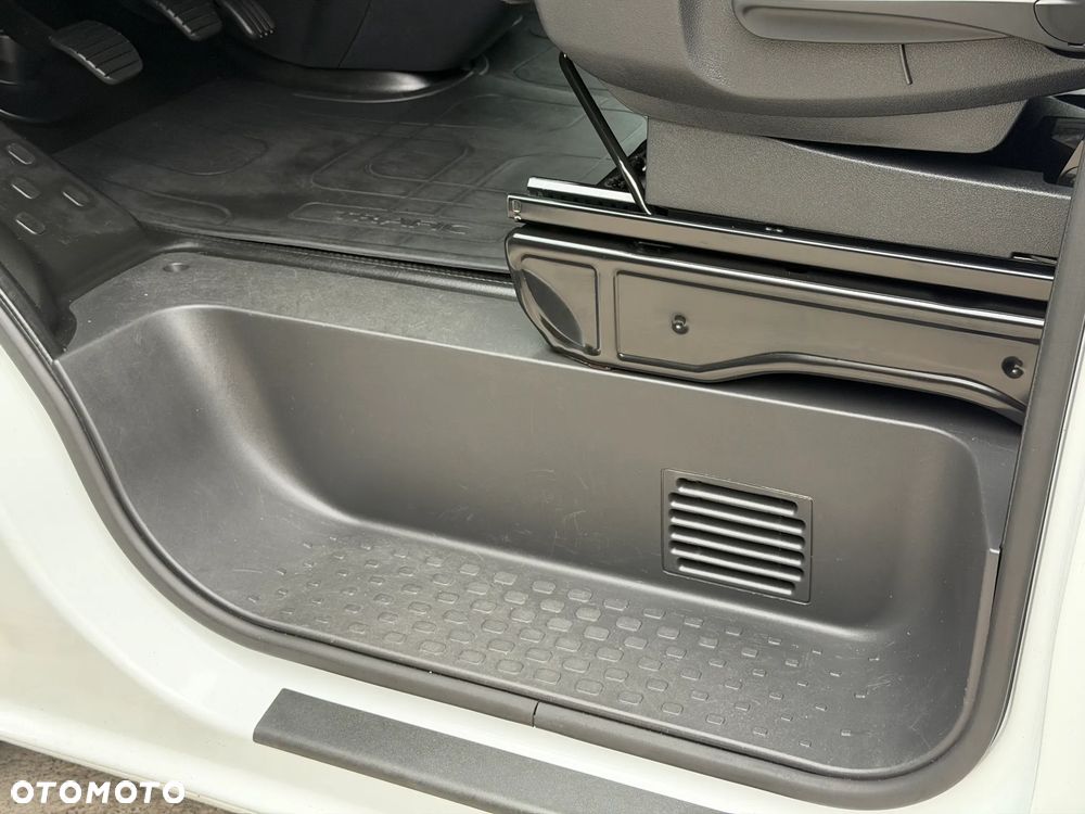 Renault Trafic - 40