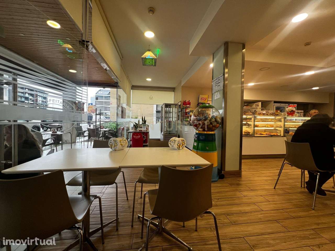 Padaria em Aveiro com Excelente Localização e Luz Natural - Grande imagem: 2/9