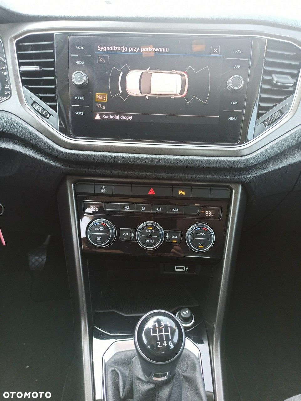 Volkswagen T-Roc - 15