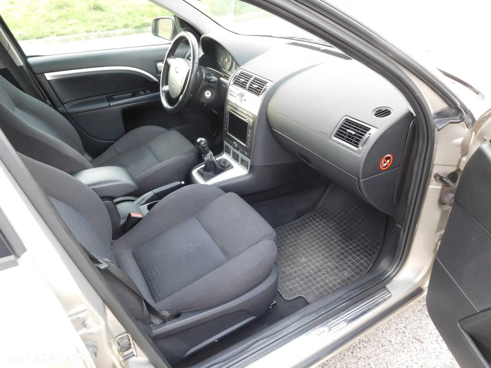 Ford Mondeo 1.8 Ambiente - 7