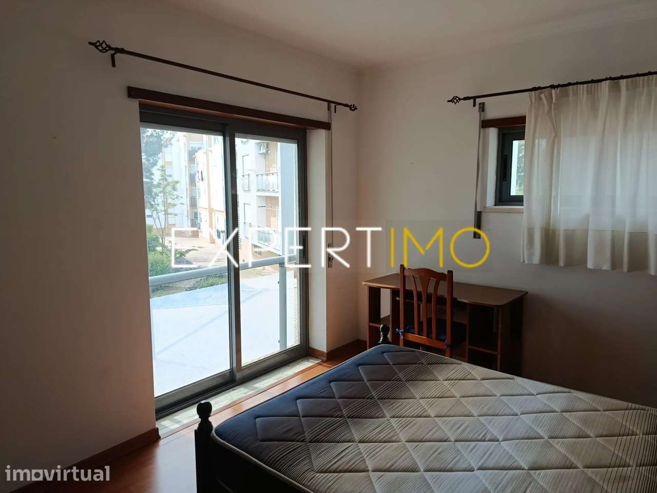 Apartamento T2 R/C mobilado, com varanda e arrecadação - Grande imagem: 5/24