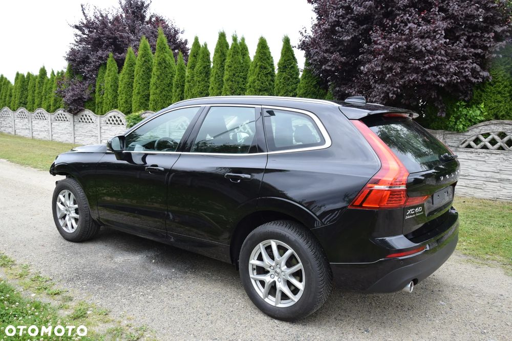 Volvo XC 60 B4 D AWD Geartronic Momentum Pro - 9