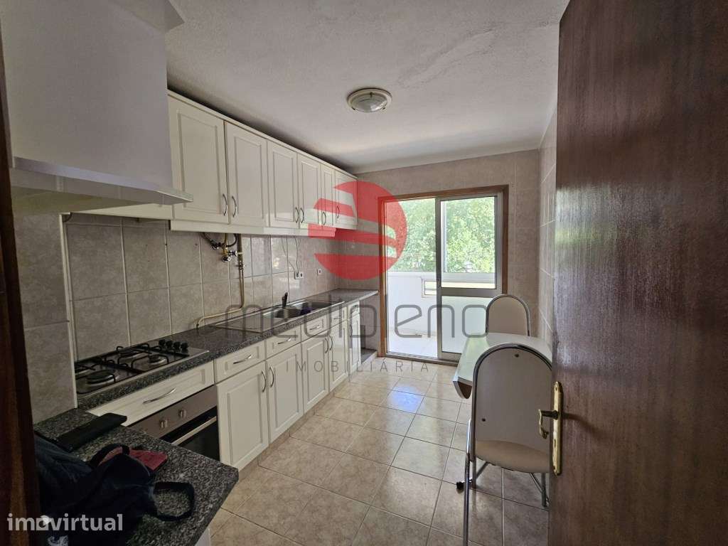 Apartamento T2 - Arrendamento - Grande imagem: 2/7