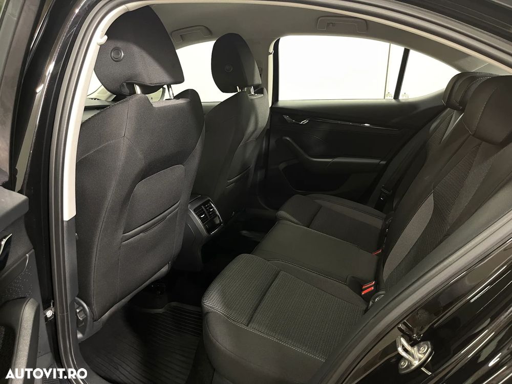 Skoda Octavia 2.0 TDI DSG Ambition - 12