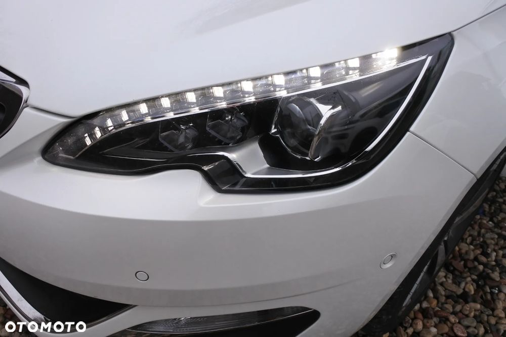 Peugeot 308 PureTech 130 GPF EAT8 Stop & Start Allure - 23