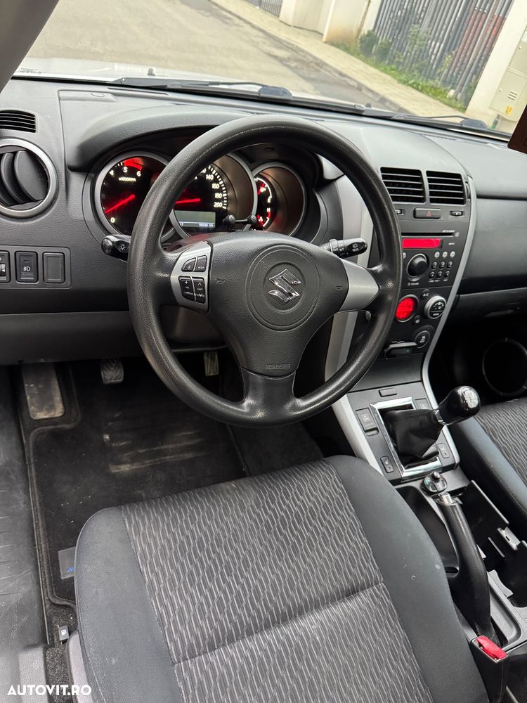 Suzuki Grand Vitara 1.9 DDiS Comfort + DPF - 7