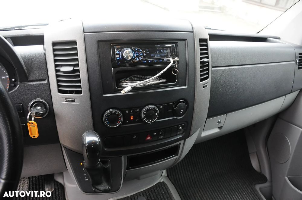Mercedes-Benz Sprinter - 11