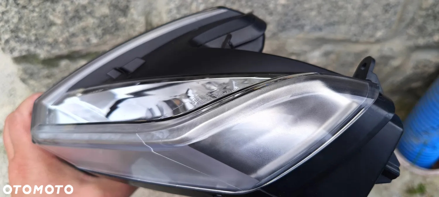 APRILIA RS 660 LAMPA PRZÓD REFLEKTOR 2022 - 17