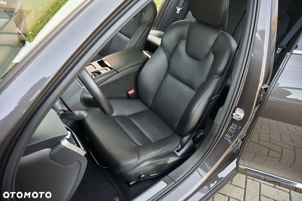Volvo V90 T6 Recharge AWD Geartronic Inscription - 28