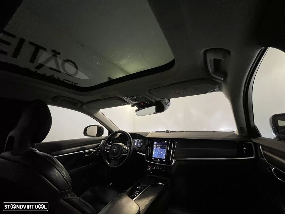 Volvo V90 Cross Country 2.0 D4 Plus AWD Geartronic - 4