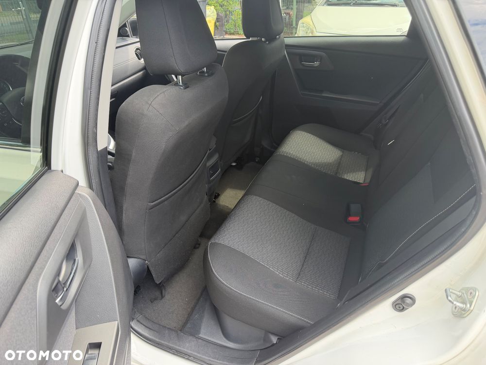 Toyota Auris Hybrid 135 Premium - 6