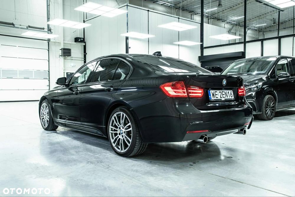 BMW Seria 3 335i Sport-Aut Sport Line - 4