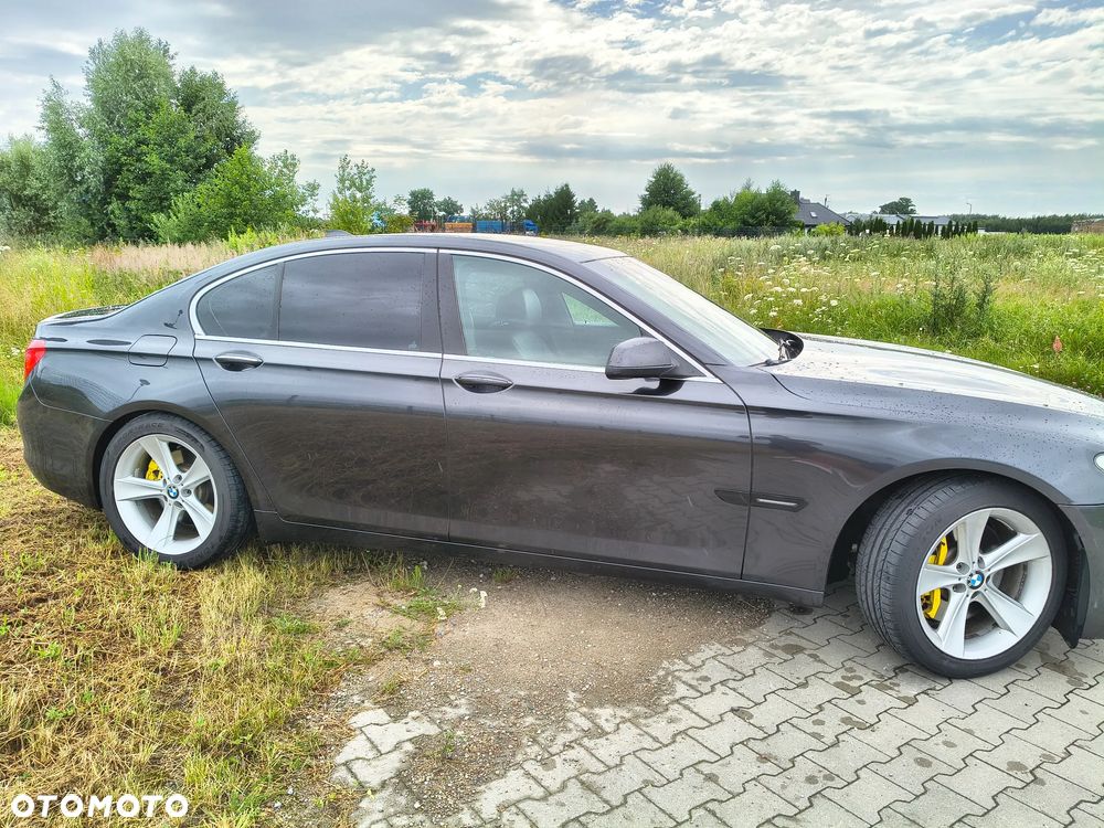 BMW Seria 7 740i - 3