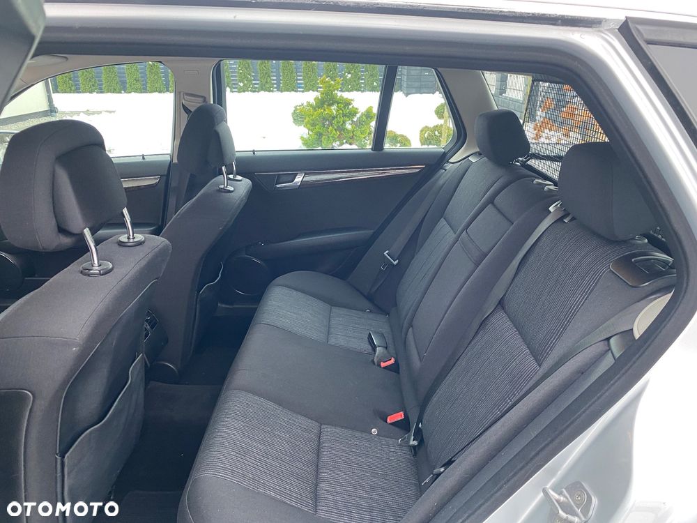 Mercedes-Benz Klasa C 180 Kompressor Automatik BlueEFFICIENCY Avantgarde - 33