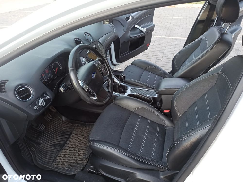 Ford Mondeo - 8