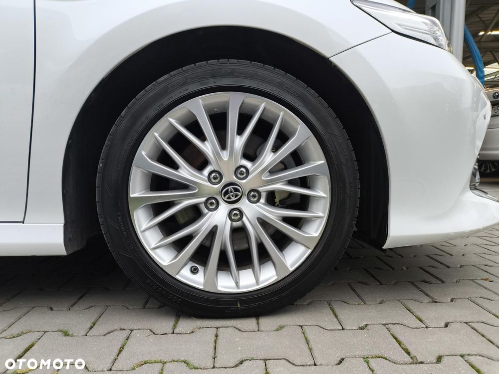 Toyota Camry 2.5 Hybrid Executive CVT - 19