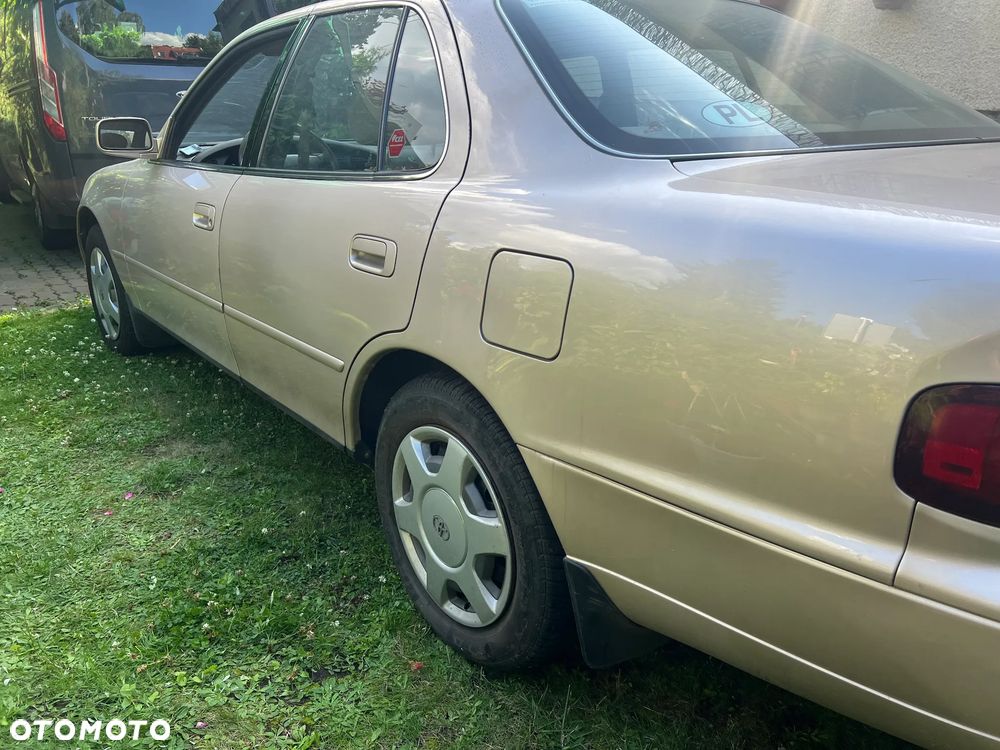 Toyota Camry 3.0 V6 LE - 22