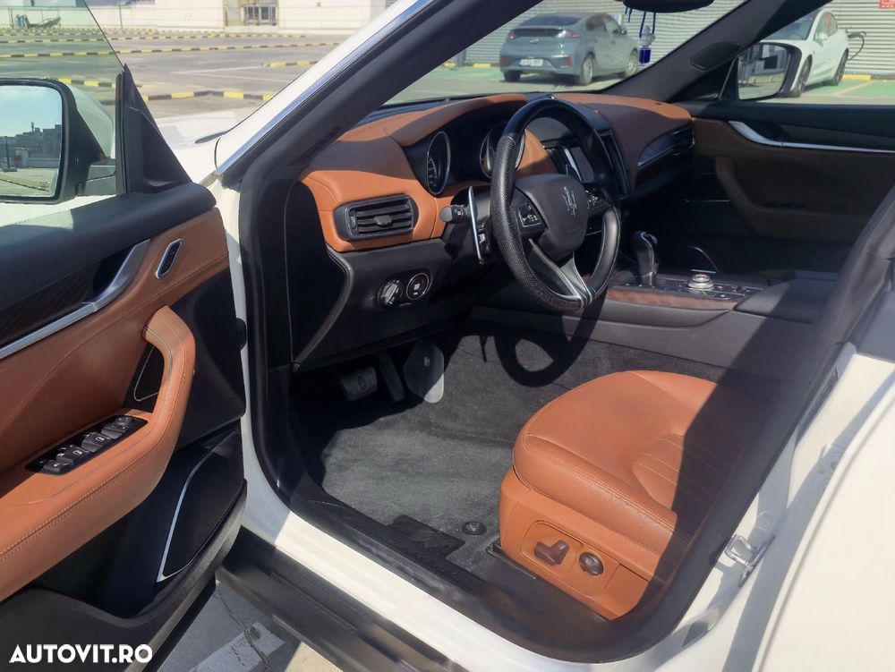 Maserati Levante Q4 GranLusso - 4
