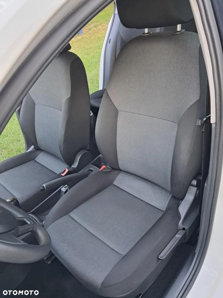 Skoda RAPID 1.2 TSI Active - 21