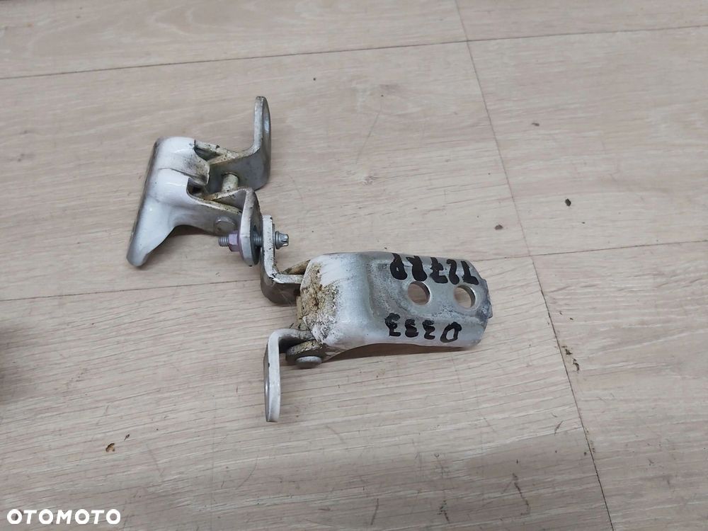 Toyota Avensis T27 Lift T29 14-18r Zawiasy drzwi prawy przód komplet 040 - 2