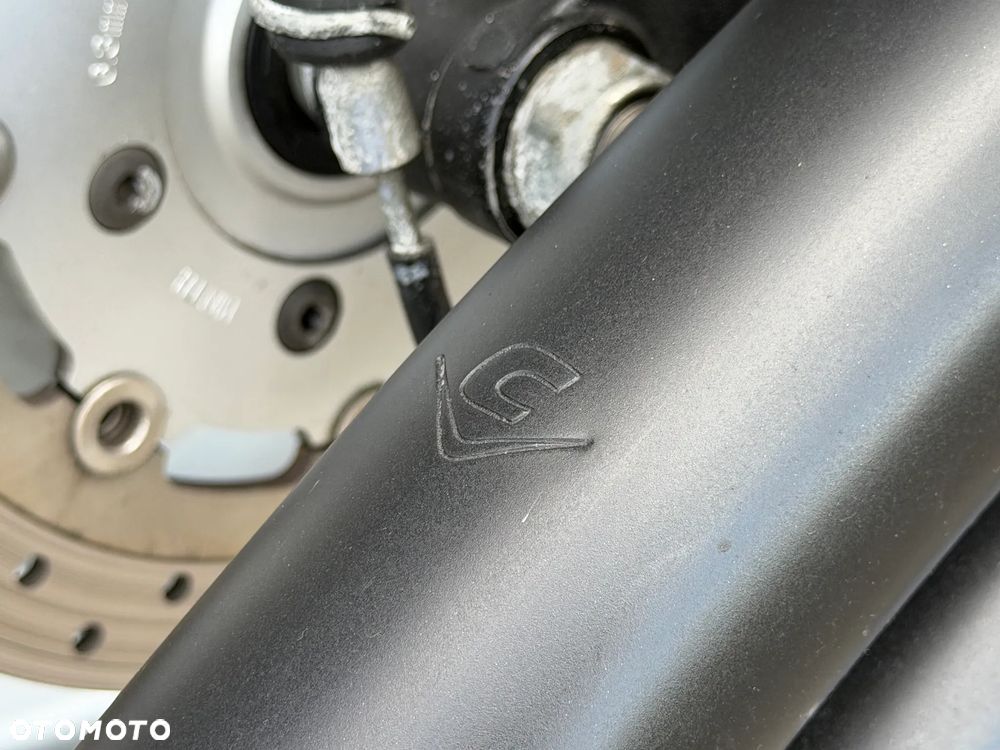 Suzuki Boulevard - 19