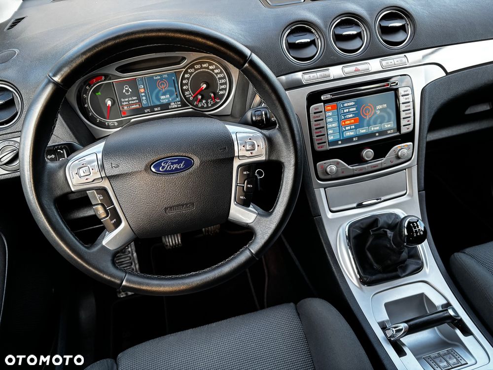 Ford S-Max 2.0 Titanium - 24