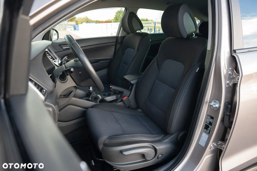 Hyundai Tucson 1.6 GDI BlueDrive Comfort 2WD - 23