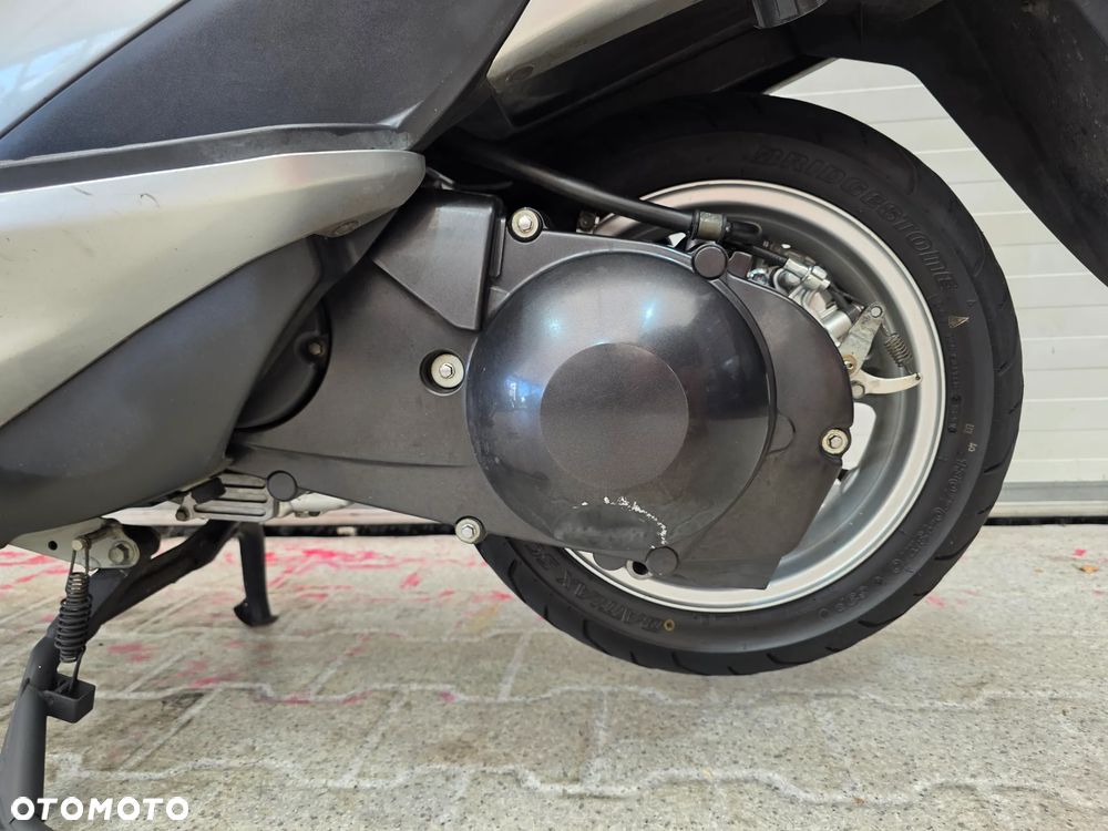 Suzuki Burgman - 17