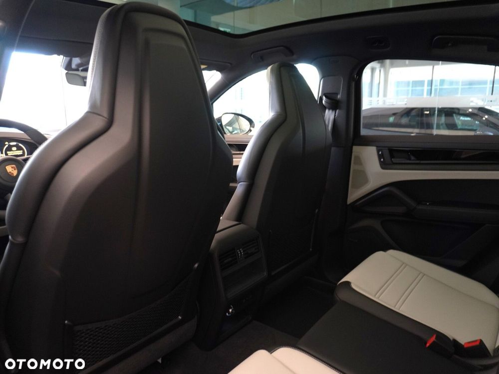 Porsche Cayenne E-Hybrid PHEV Black Edition - 34