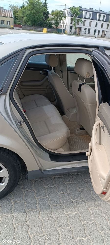 Audi A4 Limousine - 17