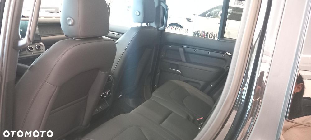 Land Rover Defender 3.0 D350 mHEV X-Dynamic SE - 6