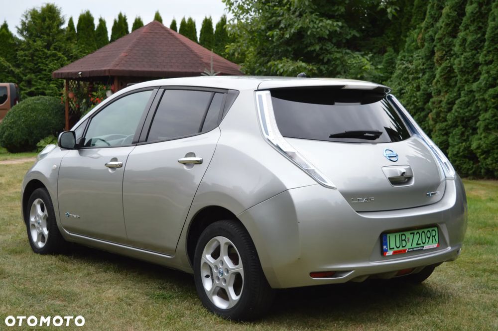Nissan Leaf 24 kWh (mit Batterie) Visia + - 5