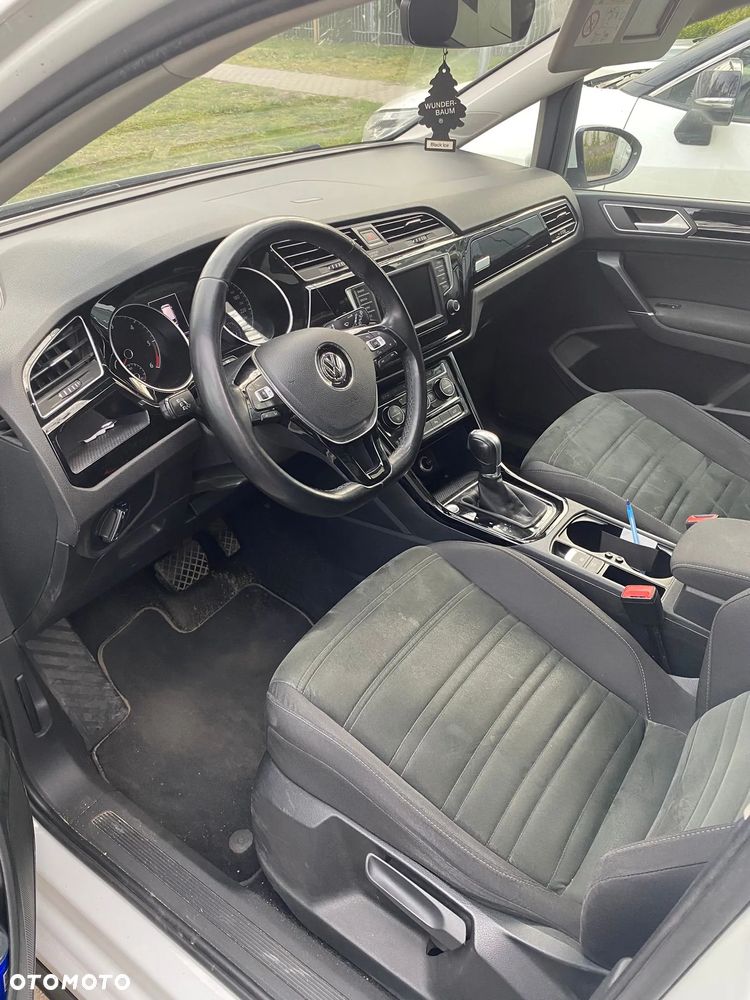 Volkswagen Touran - 9