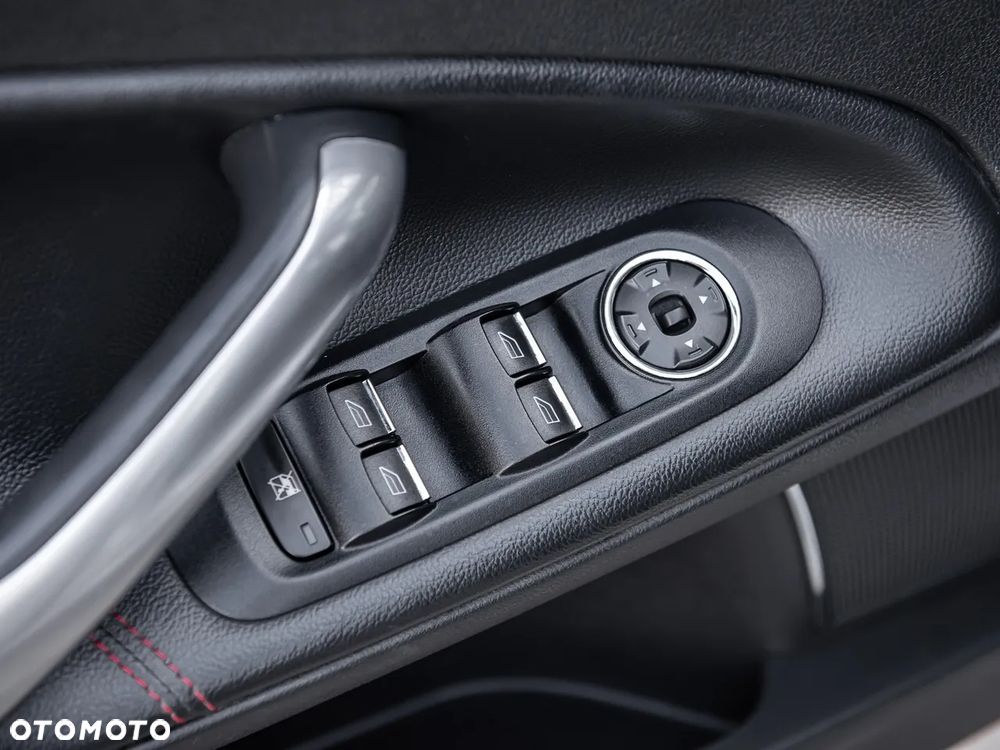 Ford Mondeo 2.5 Titanium S - 16
