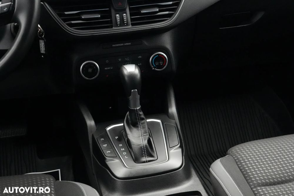 Ford Focus 1.0 EcoBoost Titanium Business - 19