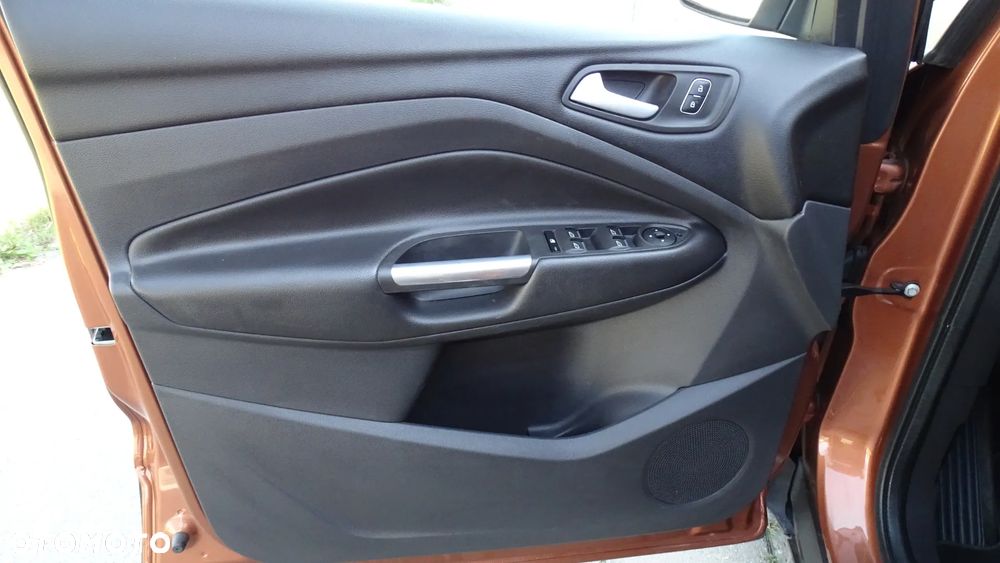 Ford Kuga - 24