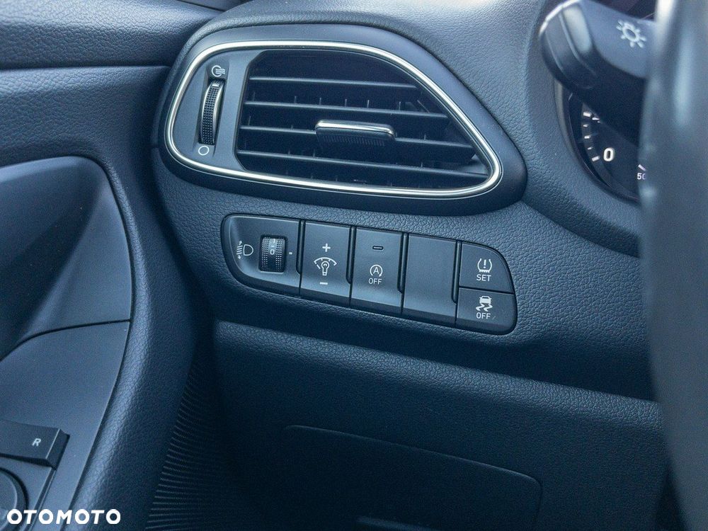 Hyundai i30 1.5 DPI Modern - 14