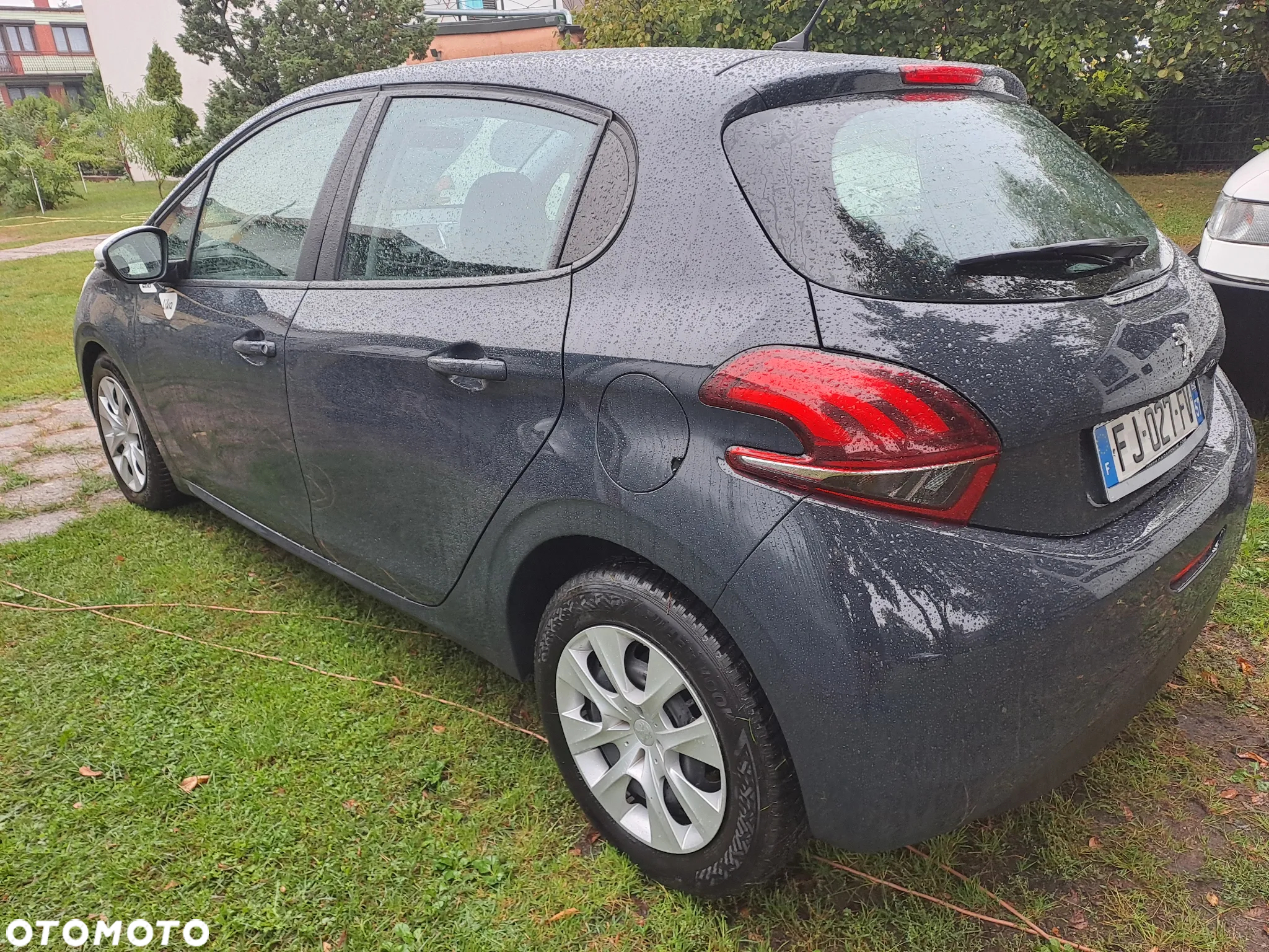 Peugeot 208 1.2 PureTech Like S&S - 5