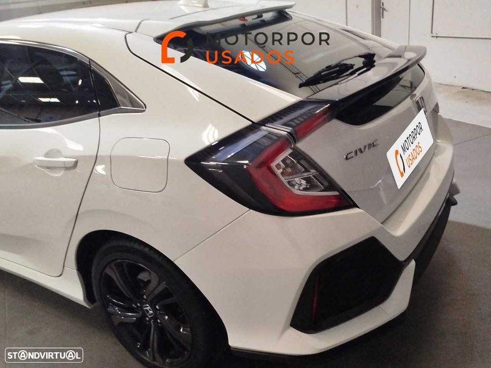 Honda Civic 1.0 i-VTEC Executive Premium - 24