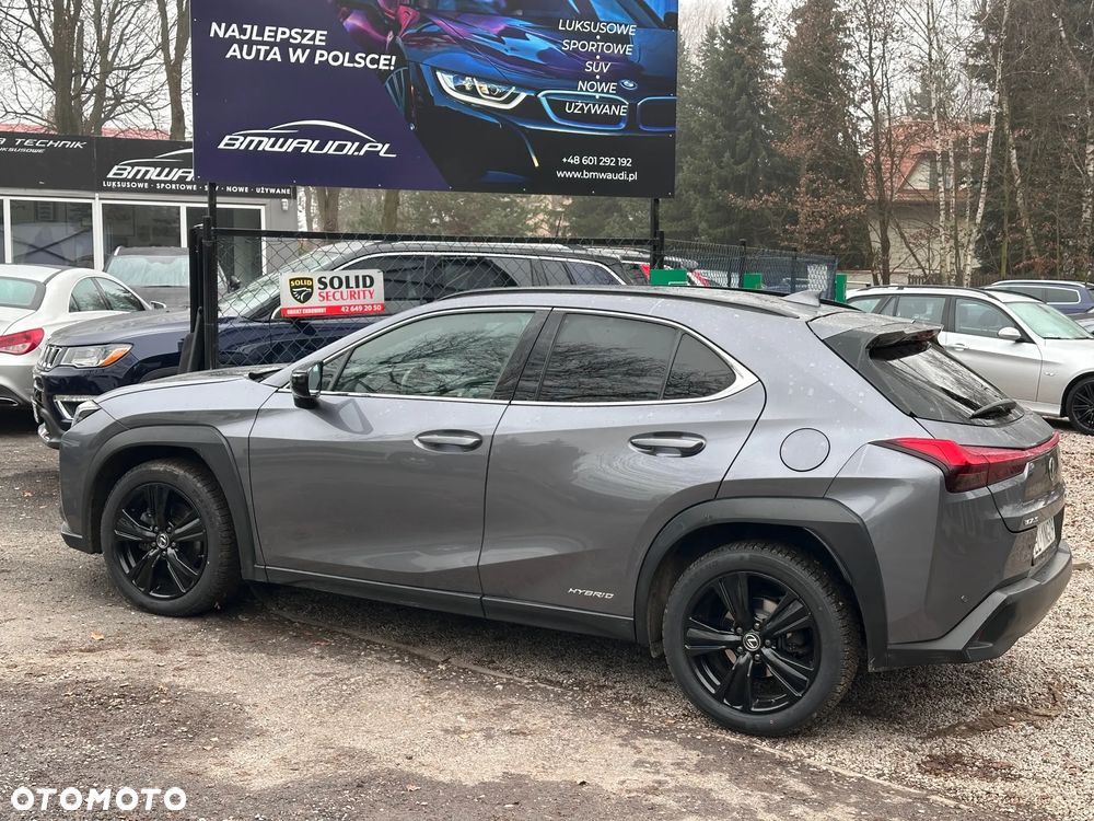 Lexus UX 250h Business Edition - 4