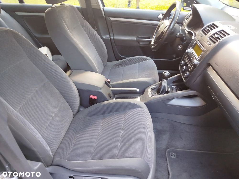 Volkswagen Jetta - 9