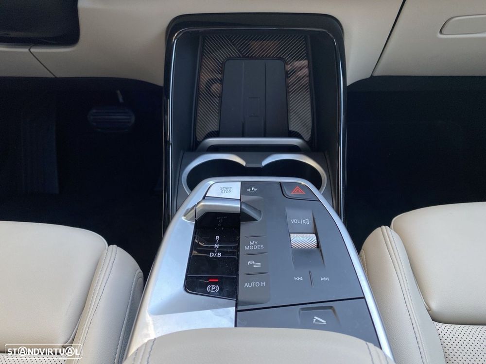 BMW iX1 eDrive20 xLine - 13