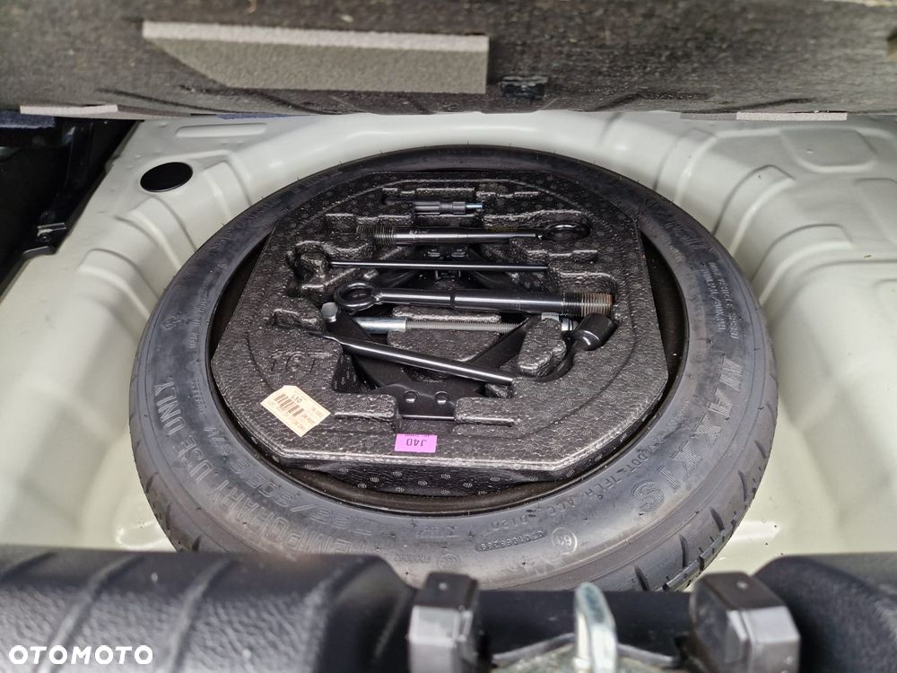 Kia Stonic - 38