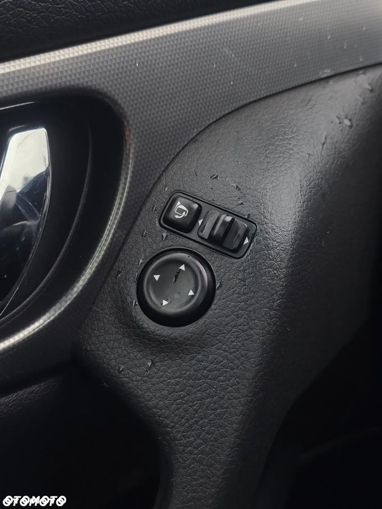 Nissan Qashqai 1.3 DIG-T TEKNA - 29