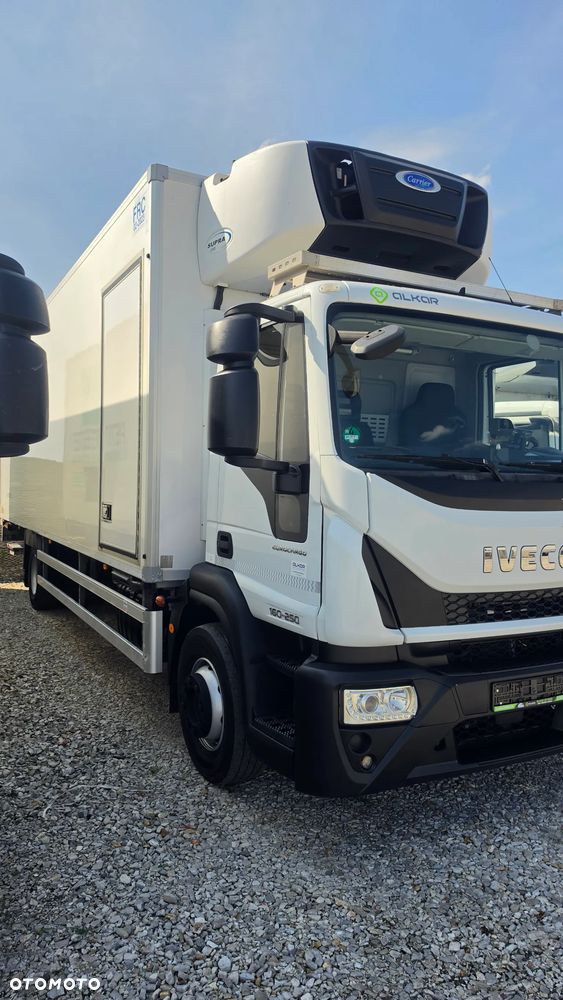 Iveco Eurocargo 160e25  Chłodnia 18epal  Winda  carrier1150 supra - 11