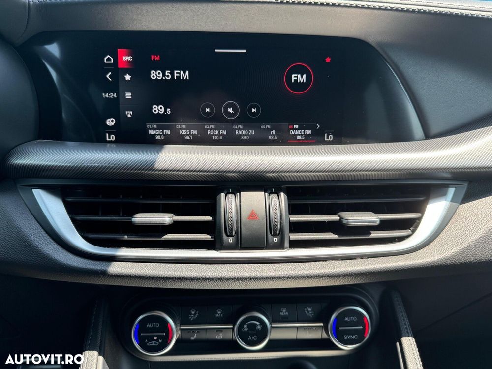 Alfa Romeo Stelvio - 12