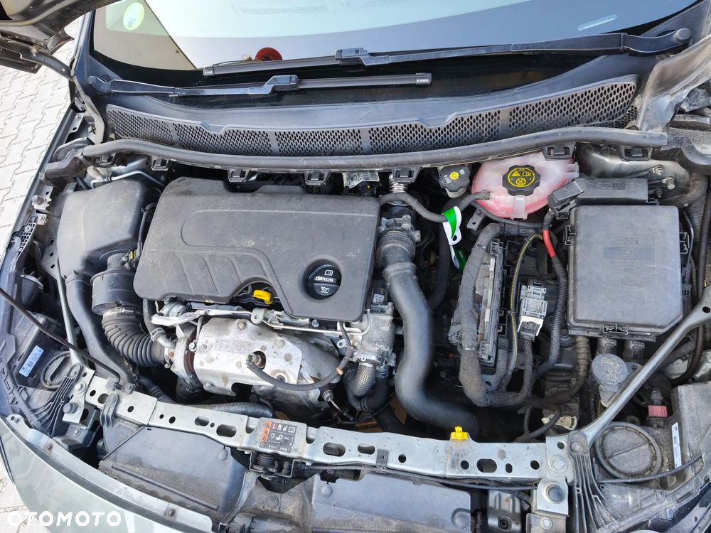 Opel Astra 1.6 CDTI Dynamic - 24