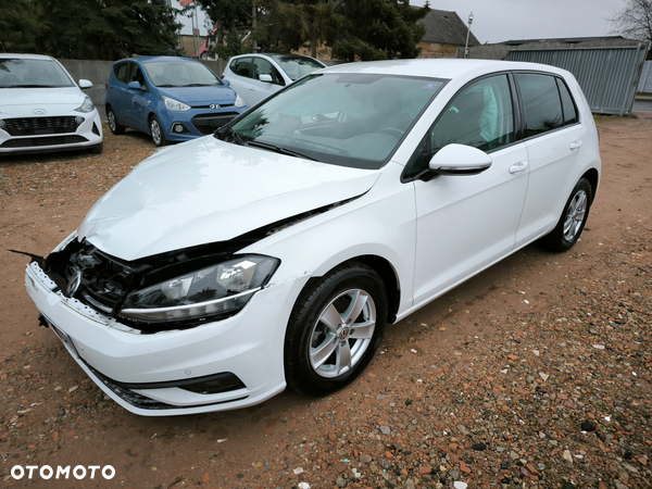 Volkswagen Golf VII 1.0 TSI BMT Trendline