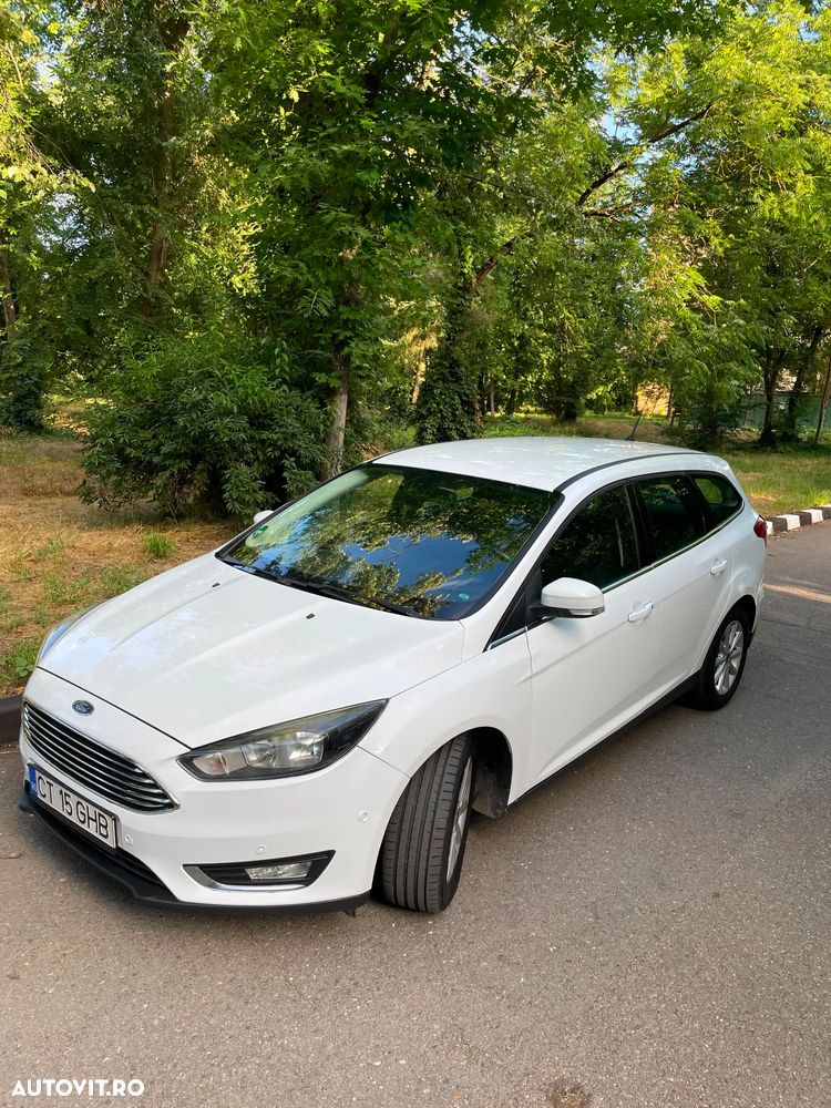 Ford Focus 1.5 TDCi Powershift Titanium - 11