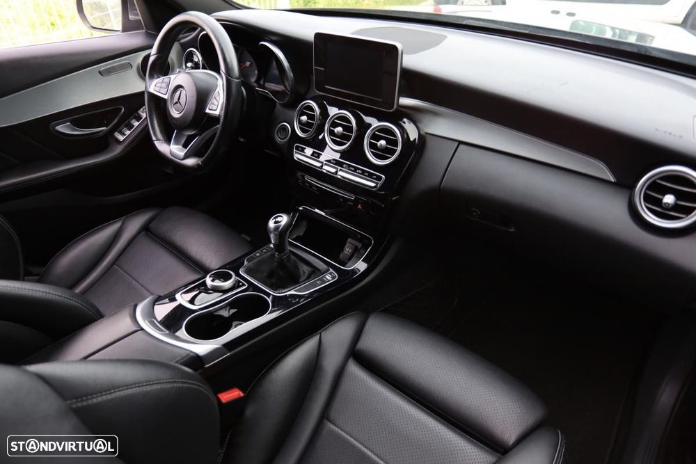 Mercedes-Benz C 200 d AMG Line — fotografia 18